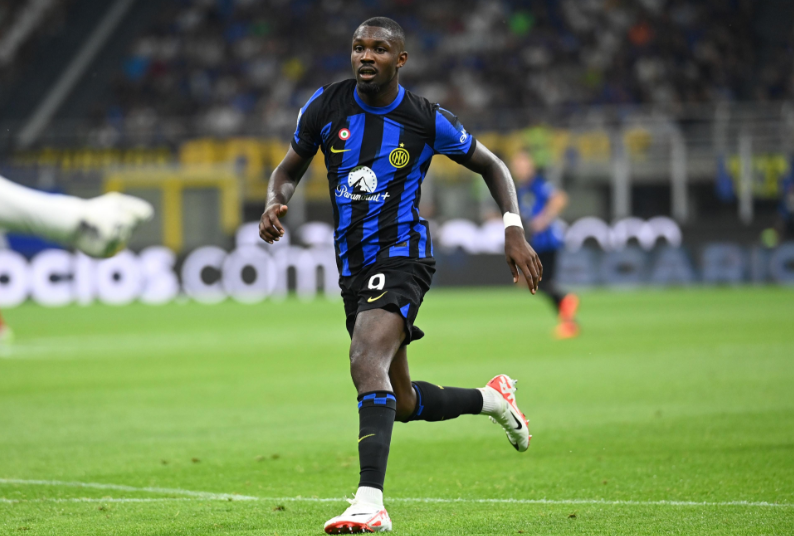 中国男足再 中国男足再